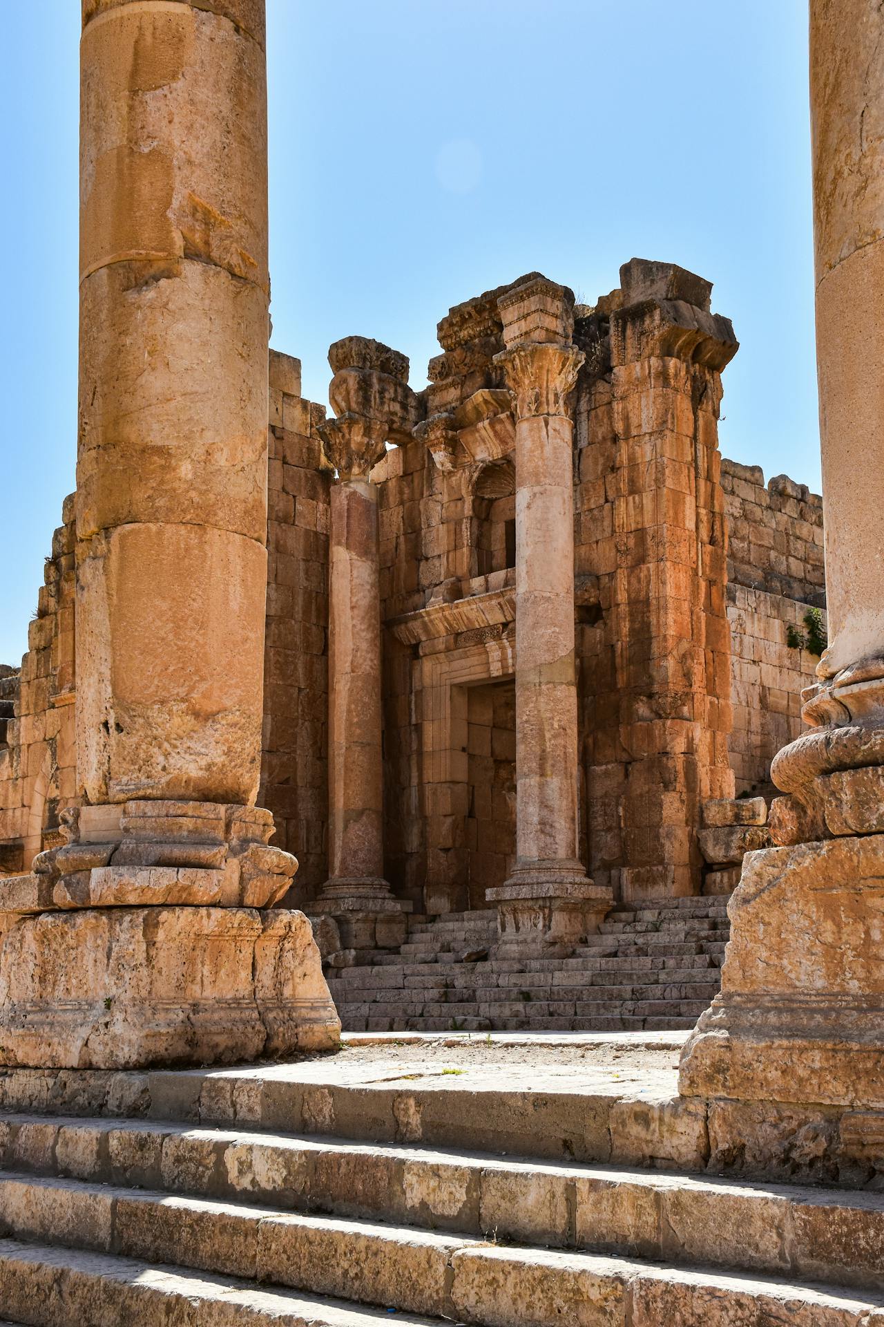 Experience a private full-day tour exploring Amman, the ancient ruins of Jerash, and the serene Dead Sea. Discover Jordan’s rich history, marvel at Roman architecture, and relax in the mineral-rich waters of the lowest point on Earth. A perfect blend of culture, adventure, and relaxation