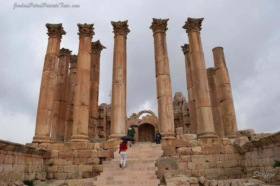 View of Jerash’s ancient Roman ruins, a highlight of the Jerash & Ajloun Castle tour.